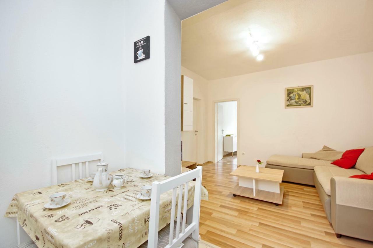 Apartments Andela Makarska Ngoại thất bức ảnh