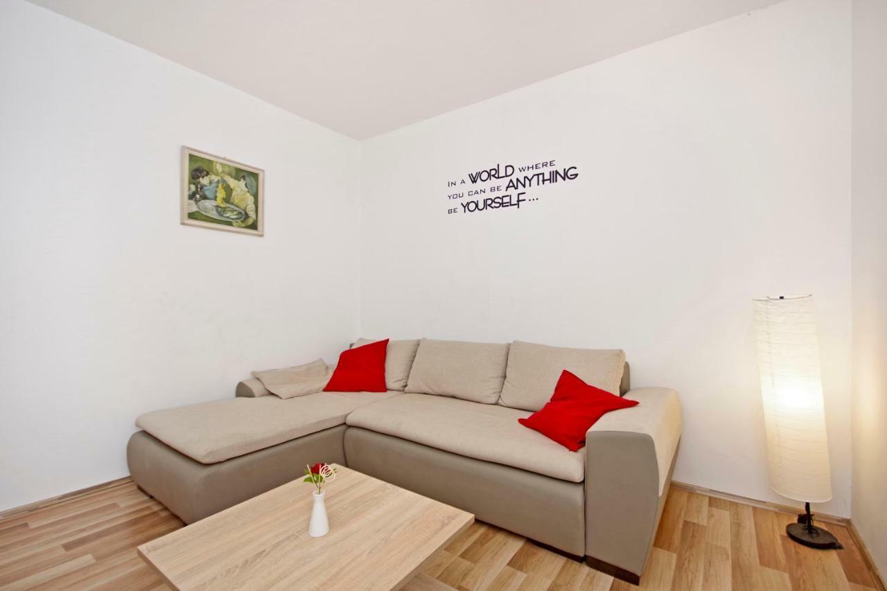 Apartments Andela Makarska Ngoại thất bức ảnh