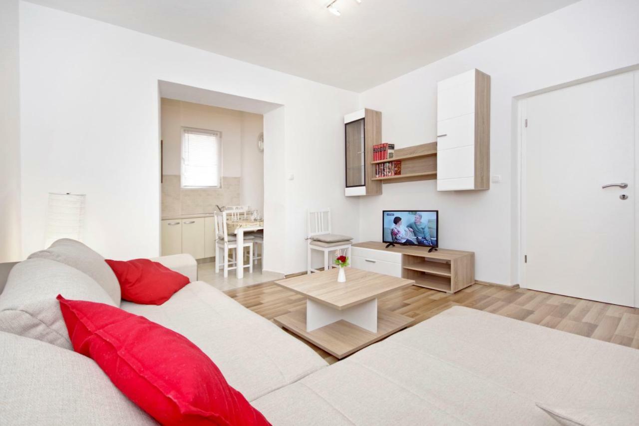 Apartments Andela Makarska Ngoại thất bức ảnh