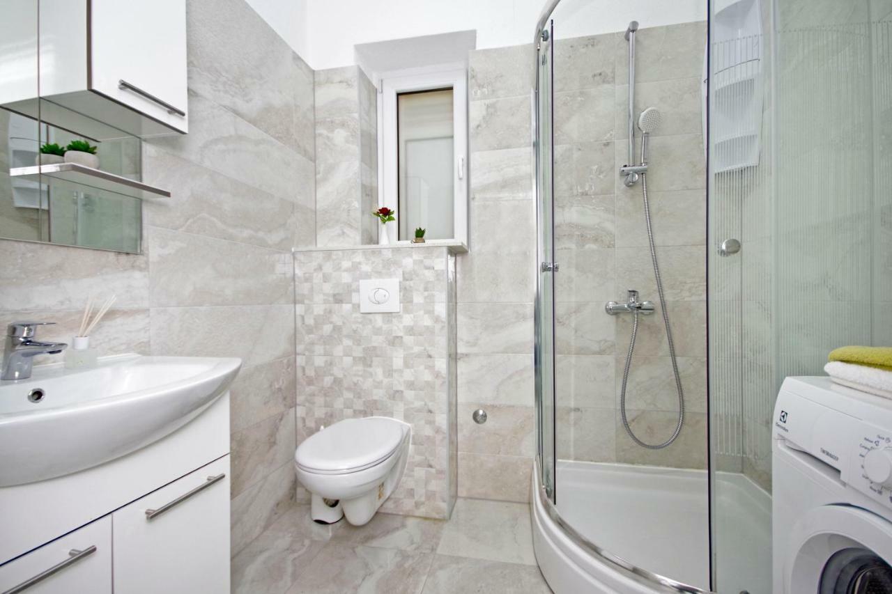Apartments Andela Makarska Ngoại thất bức ảnh