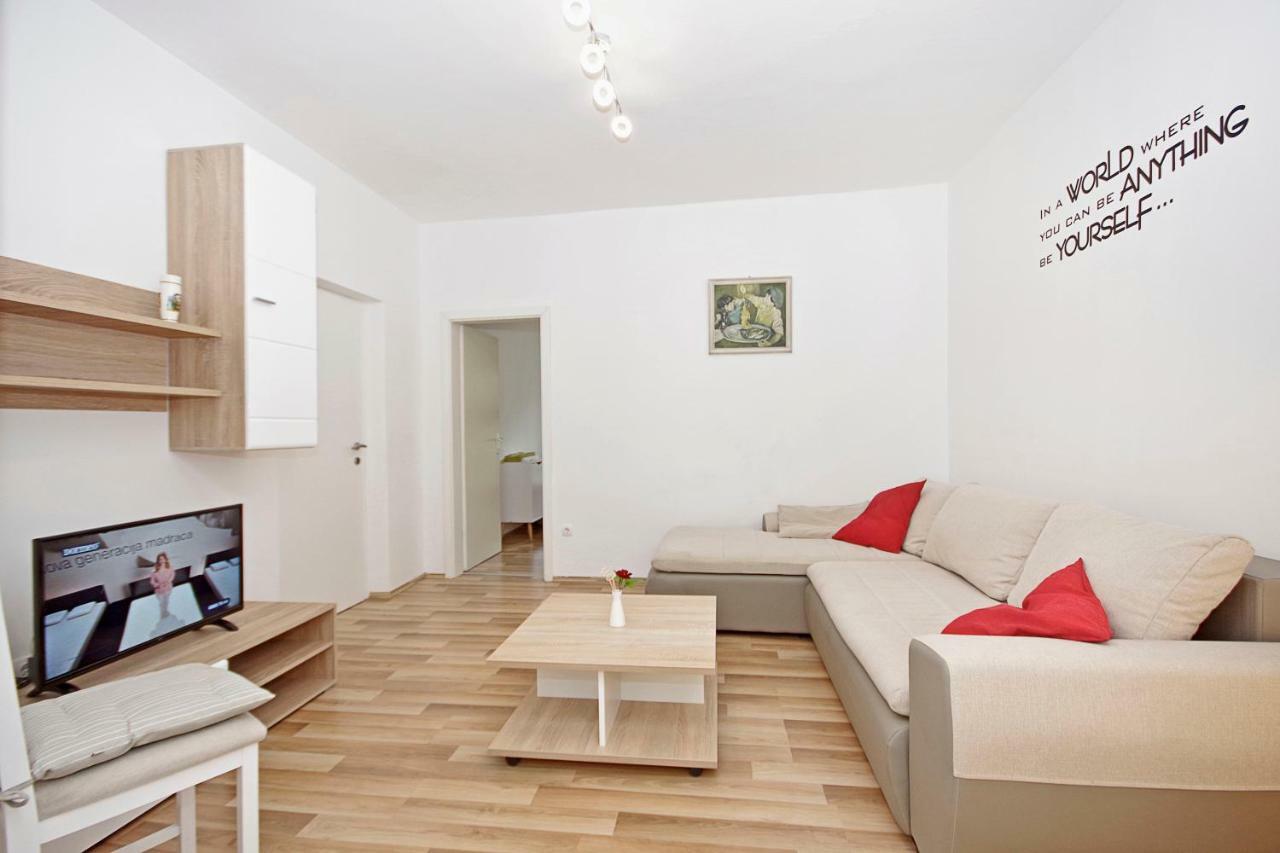 Apartments Andela Makarska Ngoại thất bức ảnh