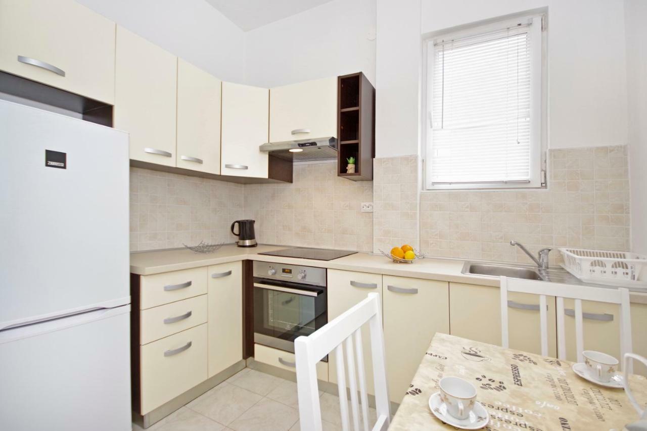 Apartments Andela Makarska Ngoại thất bức ảnh