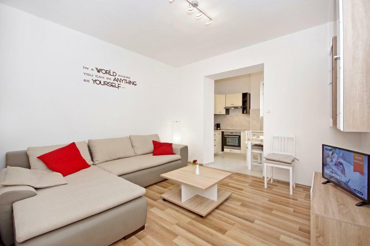 Apartments Andela Makarska Ngoại thất bức ảnh