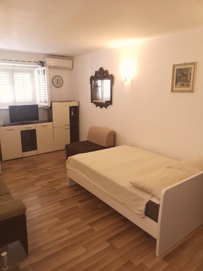 Apartments Andela Makarska Ngoại thất bức ảnh